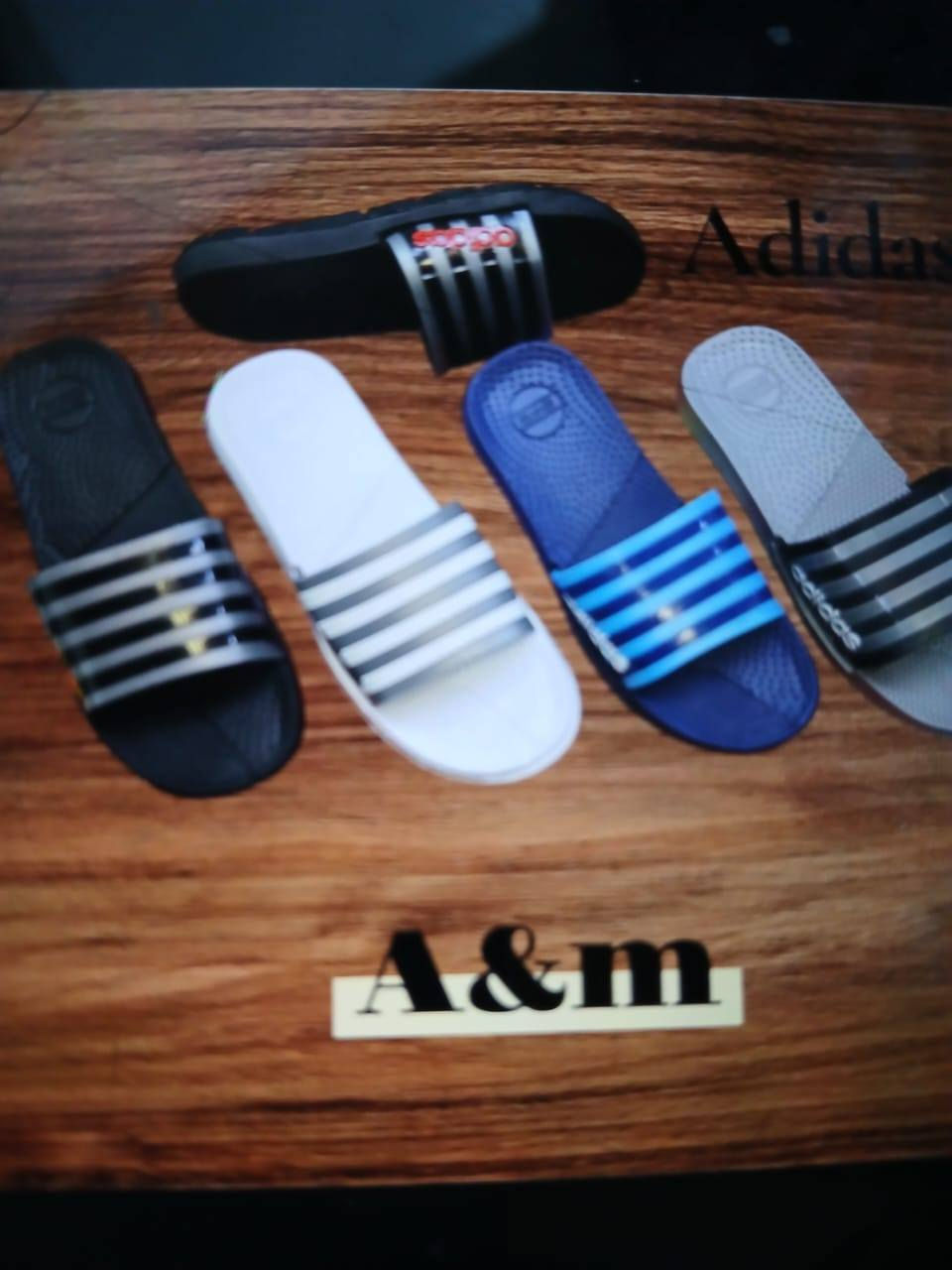 🔺 السلام عليكم 🔺
اخون وصول وجبه من النعال  الرياضي 

الكارتونه تحتوي على درزنين   
   كل درزن بي 12 قطعه

  سعر الدرزن 12 الف 🔥🔥 

       🔺أقل طلب 4 درازن 🔺
يوجد توصيل بغداد 5 ومحافظات 6 🚕🚕
      لحجز مراسلت الصفحة أو الاتصال وتساب ***********
