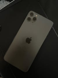 للبيع 11برو ماكس 64كيكا تك سيم مبدل شاشه وبطاريه فيس ايدي شغال جهاز حي...