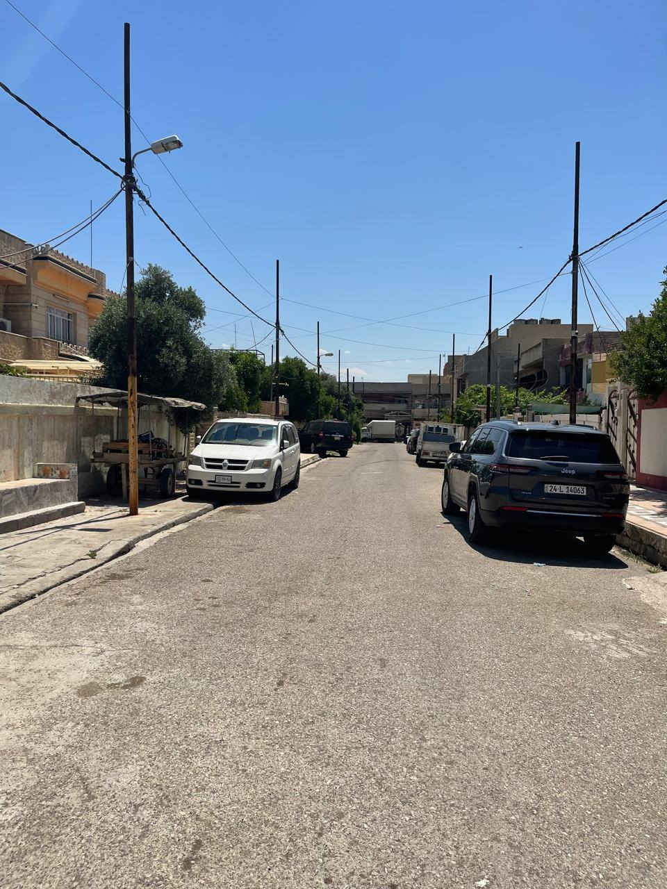 دار للبيع 🏠 

الموقع 📍 حي السكر مقابل جامع النبأ العظيم 🕌 وقريب من متوسطة الحرية 🏢

بناء حديث زيرو فارغ 🔑 

المساحة 100 متر ✳️.            واجهة 7 ونص ❇️ 

شارع تبليط بعرض 12 🛣️ 

طابقين كاملة ✅ 4 غرف نوم 

طابق الارضي/ غرفة نوم/  هول مفتوح على الاستقبال/ مطبخ/صحيات ⭐ 

طابق ثاني/ ثلاث غرف نوم/ هول/ صحيات/ بيتونة ✨ 

للاستفسار اكثر الاتصال على الارقام التالية 👇 

*********** 📱***********📱 ***********📱

السماك لتجارة العقارات 👉 
عنوان المكتب 📌 حي الصديق بعد مرطبات البحرين سائدين الصديق الرئيسية مقابل مدرسة تبارك الاهلية 👍 مكتب السماك لتجارة العقارات
