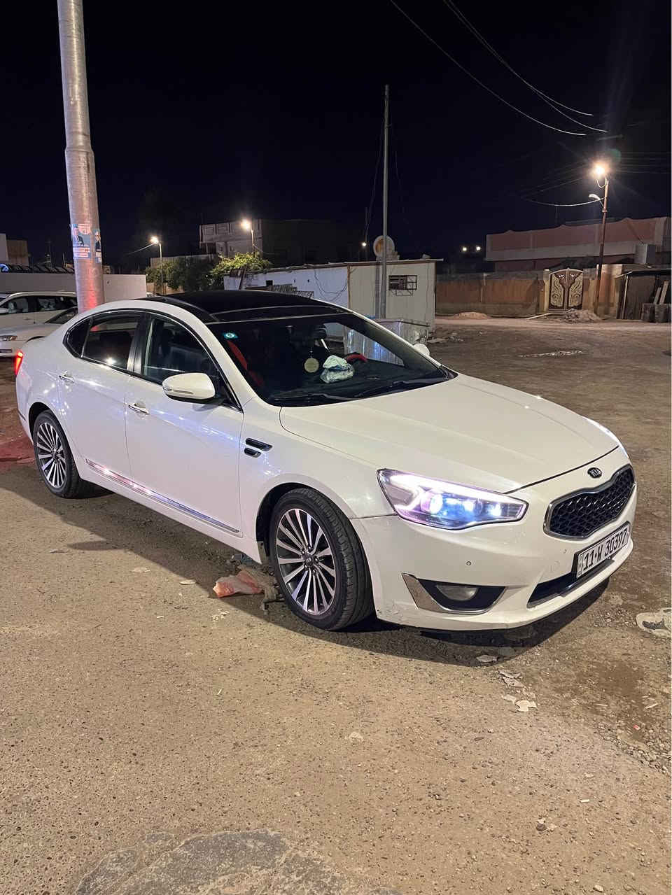 كيا كادنزا 2013 شكل 2014  فول مواصفات للاخير 
رقم بغداد بسمي رقم او هزه جديد   تحويل مباشر للبيع او مراوس 
بانوراما 
مري شفط 
اشاير بالمري 
حساسات 
كامره 
هندبريك بصمه 
ستيرن كهرباء 
كشنات كهرباء 
تحكمات خلفيه 
كشنات جلد 
زنون عالي ناصي 
وارد كوري  محرك 2400 
كير محرك كفاله ترايك للبصره 
تخم تاير جديد 
سونار بالمنشور 
سعره 113 بي مجال 
للاستفسار اتصل 
*********** 
*********** بغداد, العراق
