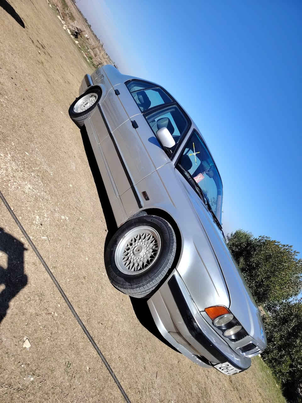 السلام عليكم من رخصة الادمن بي ام 525 مسكر 6سلندر سياره جاهزه مابيها نقص سنويه باسمي رقم انكليزي صلاح الدين تحويل مباشر السياره بدون فتحه سياره حلوه جاهزه مال جناي 68 وبيها مجال مكاني بغداد قرب سجن ابو غريب ***********
