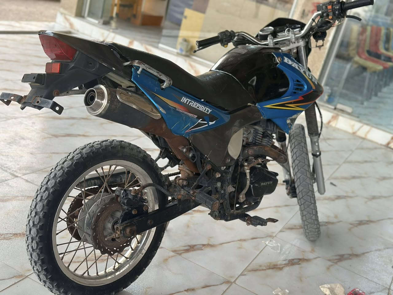 قفاز صيني فلاحي  للبيع اوراق موديل  2019للستفسار خاص *********** المكان كوت
