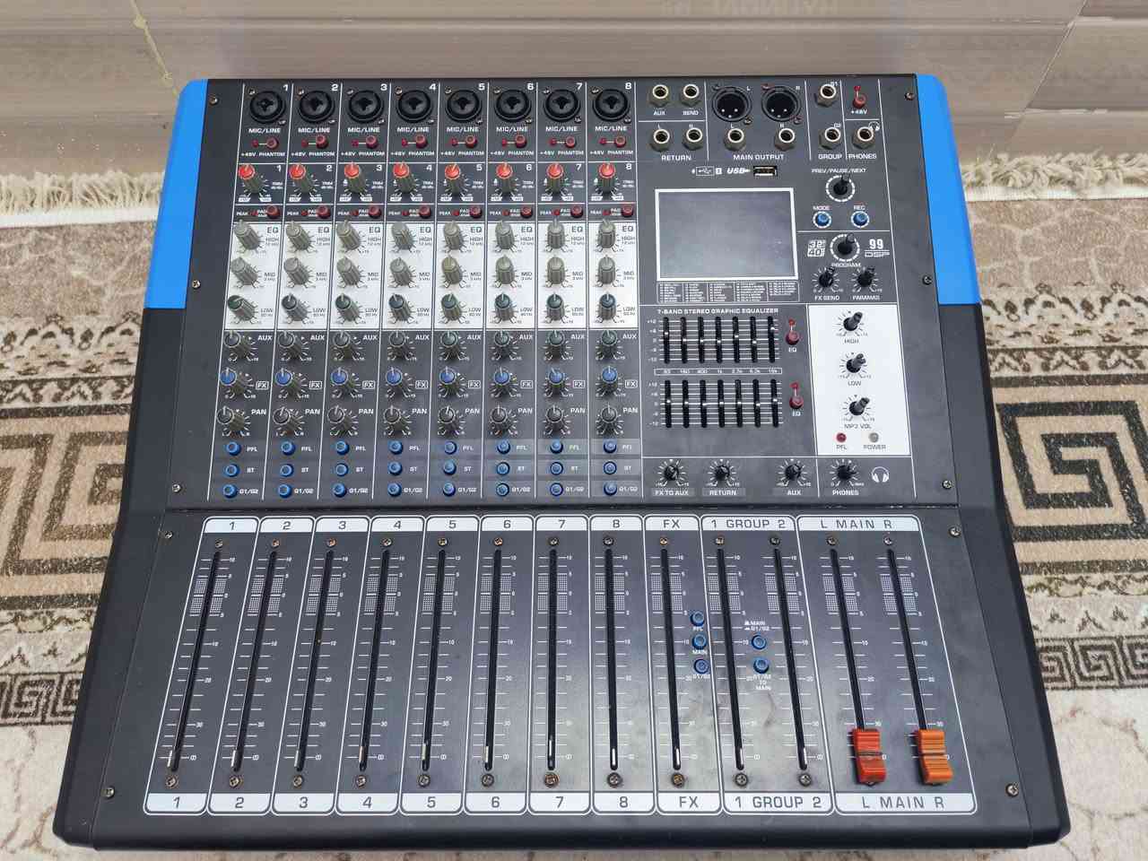 ميكسر ١٦٠٠وات كلش قوي ما مفتوح ابد كل خطوط يشتغل بس ايفكت و شاشه مايشتغل سعره
١٤٠ ألف بي مجال رقم واتساب ***********
