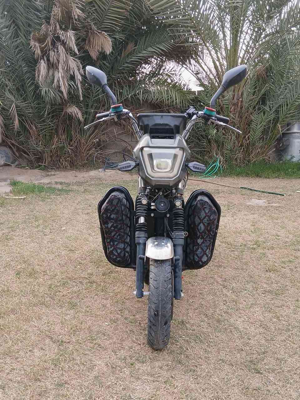 الـسلام عـليكم 
دراجن شحن 
نـوع هـارلي 
موديل: 2024
بطاريات ملف كهربائيات شـرط 
زوج تايرات جدد 
اي نقص ما بيها 
الـسعر: 600 وقابل لتفاوض 
الرقـم:  ***********
. 
***********
عـنوان:  بغداد اليوسفيه ناحيه الرشيد
