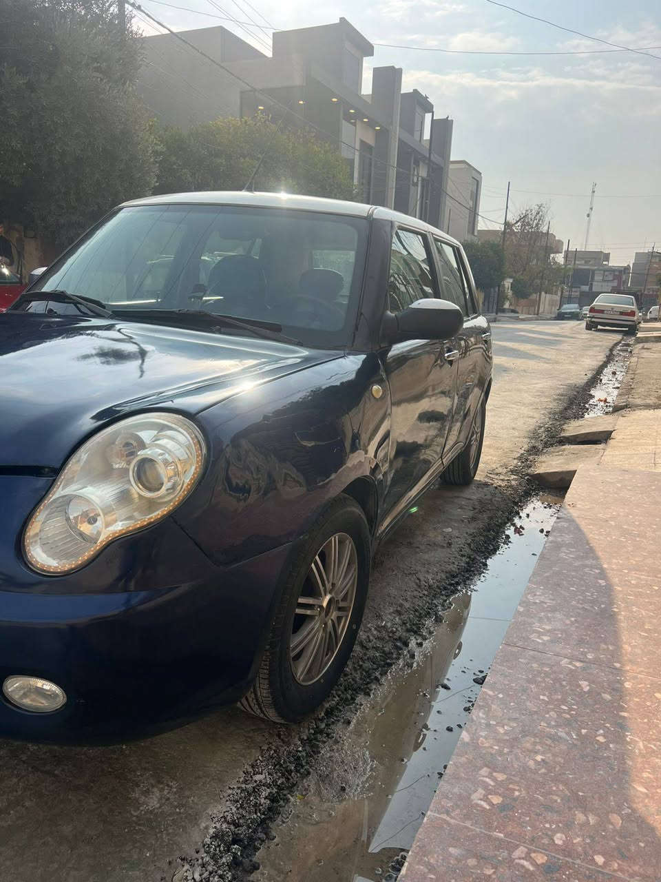 السلام عليكم ليفان مستر بين موديل 2013شرط التحويل من الموصل رقم بغداد باسمنه مكينه شرط كير شرط طخم جديد باتري جديد تبريد وتدفئه شرط سياره بيه ثلاث قطع صبغ بس أبيعك حزام غير متواجد عل الفيس مكاني موصل الجانب الايمن الاتصال على ***********
