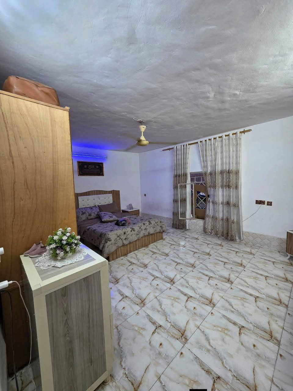 بالتقسيط 
دار طابو صرف شرط تحويل 
محجوز لصالح مصرف العقاري 
مساحته/200م واجه 10م
السعر كلي /155مليون 
مقدمه/75مليون 
وباقي مطلوب للمصرف العقاري/80مليون يدفع على شكل اقساط 438الف شهريا 
موقع /حي الاسرى المفقودين -قرب جامع مصعب بن عمر
للاستفسار/***********
