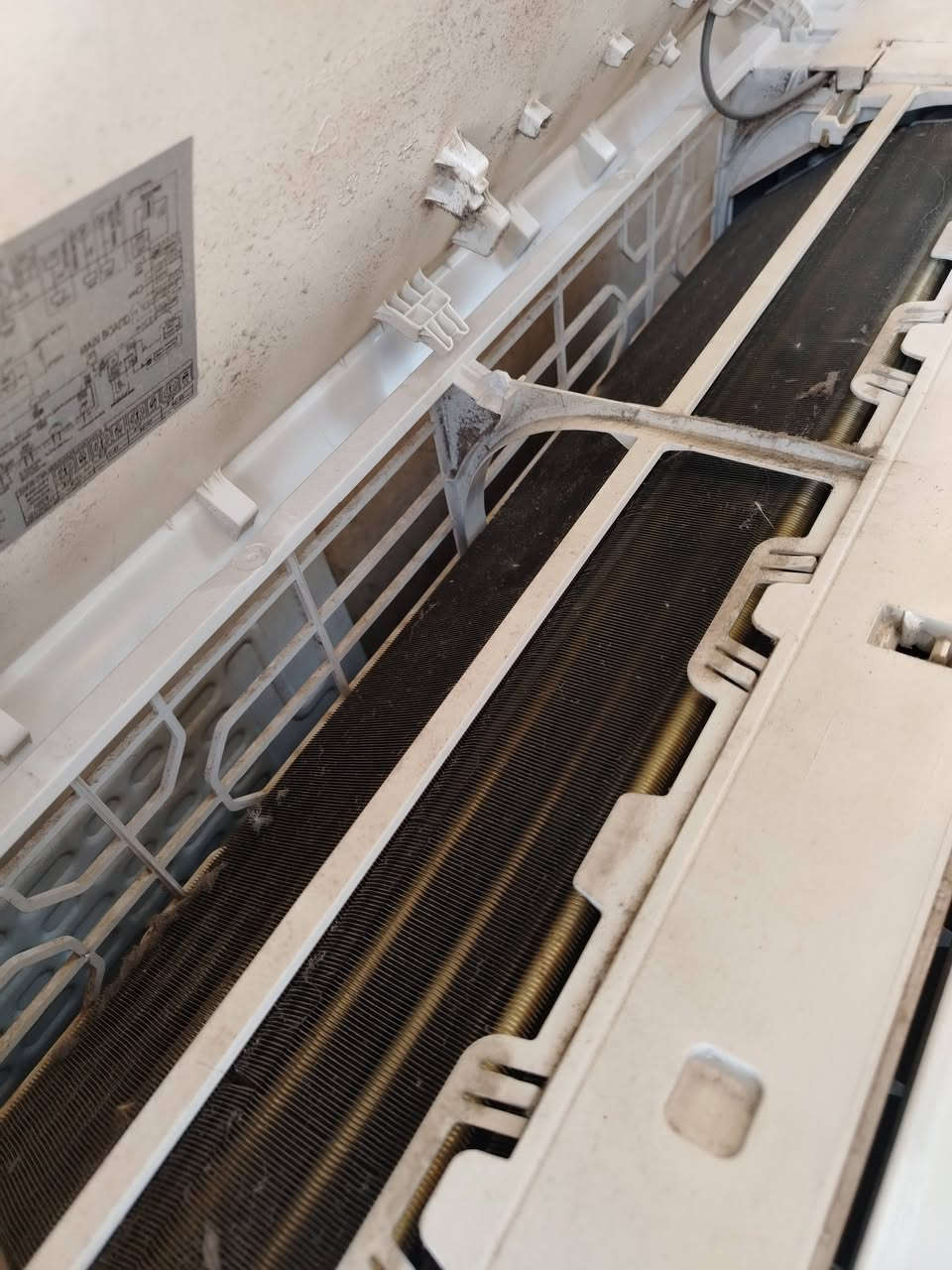 قطعه داخليه واحد طن  ميديا غاز ٤١٠نضيفه جدا سعر ٨٠ البياع
***********
بس رايدله تنضيف للبيع
