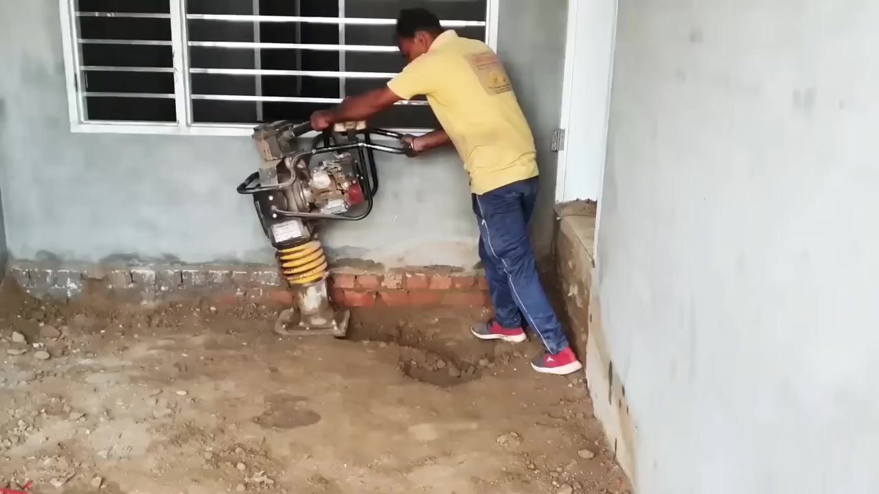 *********** #حدل وصب الارضيات صبة نظافه صب رباط صب دنك صب سطح تسليطه جميع انوع الصب والحدل بلقفاز والحادله
