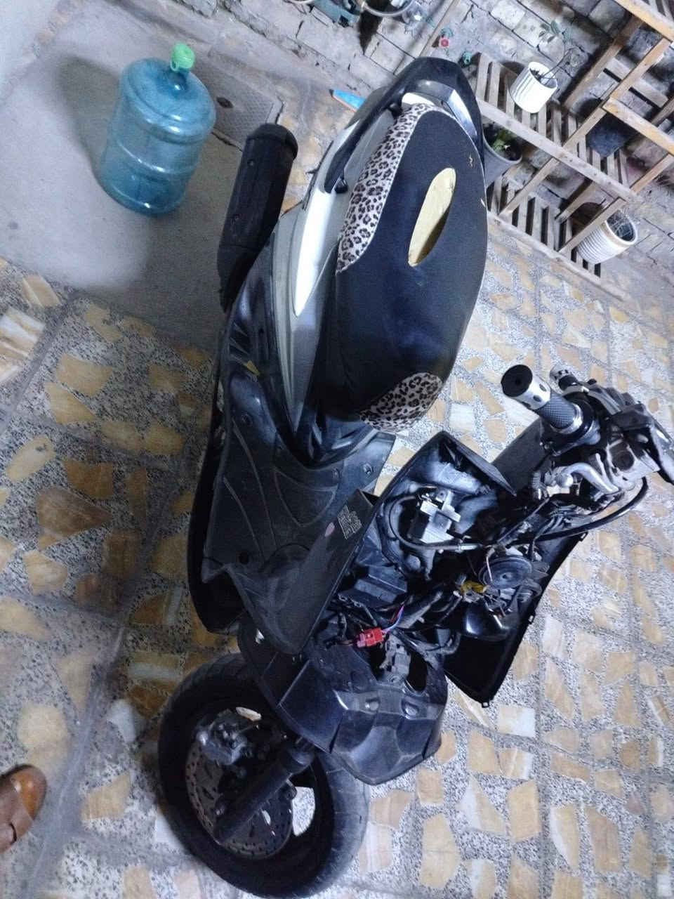 السلام عليكم دراجه للبيع سكنس حاليا واكفه ماعرف شنو عطله رايده 250قفل مكاني الدوره الصحه***********
