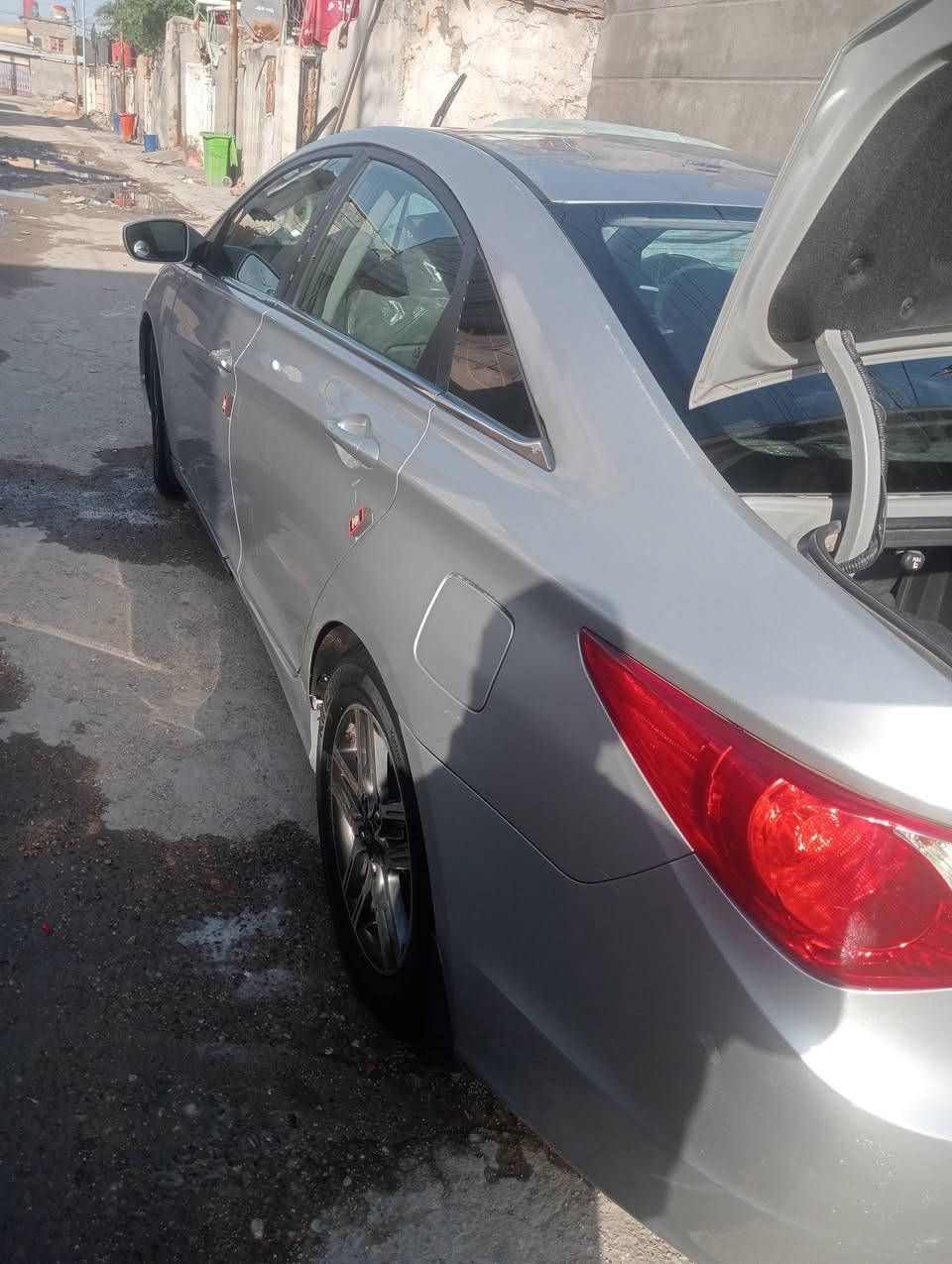 ياالله شباب السلام وعليكم سوناتا مديل 2014 بنزين بانزين خليجي ادوات ادوات مكصوصه جنطه ومتومه رقم وسنويه وشاصي طبق الاصل نكليزي السياره مكينه وكير وحداديه وتبريد وتدفئه تحكم ستيرن تدفئه بل كشنات مريات شفط شاشه وكامره حساسات سياره جاهزه وجديده السعر 50 وبيه مجال للطيبين وهذا رقمي *********** وعنوان البصره
