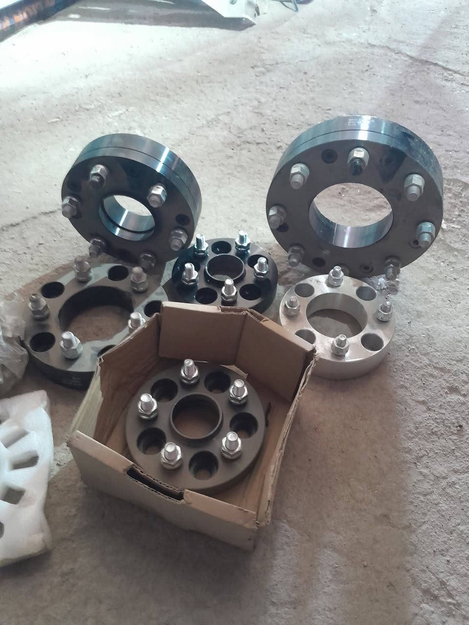 السلام عليكم عندي هذا سبايدر الي صير بالتايرات أمريكي للبيع
***********
