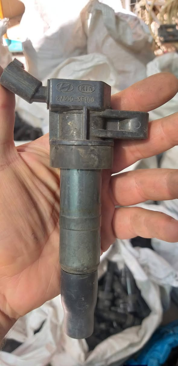 السلام عليكم ورحمة الله وبركاته
توجد لدينا كافة أنواع كويلات السيارات اليابانية والكورية  و
حاليا توجد كويلات #السيارات #الكورية 
-------------------------------------
                         (27301-03200) أو (03150-27301)
(هيونداي اكسنت ٢٠١٩ إلى ٢٠٢٣ محرك ١٤٠٠ و باي وان و سولاريس وكيا سيد و كيا ريو)
#مفحوص
#مفرد سعر القطعة ٧.٥ الف دينار
-------------------------------------
                                                        (27301-03HA0)
(اينوك ٢٠١٧ إلى ٢٠٢٢ والنترا ٢٠٢١ ونيرو ٢٠١٧ إلى ٢٠٢١ واوبتما هايبرد)
#مفحوص
#مفرد سعر القطعة ٧.٥ آلف دينار 
--------------------------------------
                                                         (27301-2B120)
(فورتي ٢٠١٧ إلى ٢٠٢٣ واوبتما ٢٠١٦ إلى ٢٠٢٠ وسيلتوس ٢٠٢١ إلى ٢٠٢٤ وكيا سول ٢٠١٧ إلى ٢٠٢٢ وكونا ٢٠١٨ إلى ٢٠٢١ وفولستر ٢٠١٥ إلى ٢٠٢١ والنترا ٢٠١٧ إلى ٢٠٢٠ وسوناتا ٢٠١٥ الى ٢٠١٩)
#مفحوص
#مفرد سعر القطعة ٧.٥ آلف دينار 
------------------------------------
                                                       (27301-2GGA0)
(النترا N ٢٠٢٢ إلى ٢٠٢٣ وجينسس جي٧٠ من ٢٠١٩ إلى ٢٠٢٣ وجينسس جي٨٠ من ٢٠١٧ إلى ٢٠٢٠ وجينسس جي٩٠ من ٢٠١٧ إلى ٢٠٢٢ وكونا N  ٢٠٢٢ إلى ٢٠٢٣ و سنتافي ٢٠١٩ إلى ٢٠٢٠ و سنتافي سبورت ٢٠١٦ إلى ٢٠١٨ وسوناتا ٢٠١٥ الى ٢٠٢١ وتوسان ٢٠١٥ إلى ٢٠٢١ وفولستر N ٢٠١٩ إلى ٢٠٢١)
#مفحوص
#مفرد سعر القطعة ٧.٥ آلف دينار 
-----------------------------------------
                                                         (27301-3L030)
(جينسس جي٧٠ من ٢٠١٩ إلى ٢٠٢٢ وباليساد ٢٠٢٠ إلى ٢٠٢٢ وجينسس جي٨٠ من ٢٠١٨ إلى ٢٠٢٠ وجينسس جي٩٠ من ٢٠١٧ إلى ٢٠٢٠ وسيدونا وستانكر وسورنتو وكادينزا وكي٩٠٠) 
#مفحوص
#مفرد سعر القطعة ٧.٥ آلف دينار 
-----------------------------------------
                                                         (27301-04110)
(سيد واكسسيد وبيكانتو و كيا ريو وI20  وI30 وكونا)
#مفحوص
#مفرد سعر القطعة ٧.٥ آلف دينار  
 -----------------------------------------
                                                        (27301-03AA0)
(النترا ٢٠١٧ إلى ٢٠٢٠ و اي٣٠٠ ٢٠١٦ وسيد سبورت سواكون ٢٠١٨ واكس سيد)
#مفحوص
#مفرد سعر القطعة ٧.٥ آلف دينار 
--------------------------------------------
                                                         (27301-2E000)
(النترا ٢٠١١ إلى ٢٠١٥ والنترا جي تي ٢٠١٣ إلى ٢٠٢٠ وتوسان ٢٠١٤ إلى ٢٠٢١ وكيا فورتي ٢٠١٤ إلى ٢٠١٥ و كيا سول)
#مفحوص
#مفرد سعر القطعة ٧.٥ آلف دينار 
-------‐-----------------------------------
                                                         (27301-2B100)
(اكسنت ٢٠١٢ إلى ٢٠٢١ و فولستر ٢٠١٢ إلى ٢٠١٧ وكيا ريو ٢٠١٢ إلى ٢٠١٩ و كيا سول ٢٠١٢ إلى ٢٠١٩)
#مفحوص
#مفرد سعر القطعة ٧.٥ آلف دينار 
-------------------------------------
----------------------------------------------
للاتصال *********** واتساب 
توجد شركة توصيل داخل بغداد وكافة المحافظات  ----------------------------------------------
