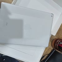 ايباد  9  مستخدم شي قليل بعده لوك جديد كامل ملحقات الاصليه مكاني بغداد...