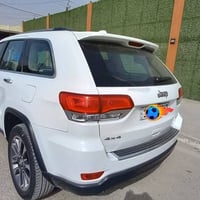 جيب  2018 أوفرلاند  ام الشاشات  شيروكي فول مواصفات  مزودة بمنظومة عدسا...