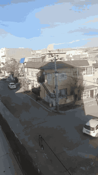 بسم الله للايجار بيت طابق ثاني غرفتين وصالة ومطبخ وصحيات وخطار منطقة سرجنار داخل السوك ***********   ***********
