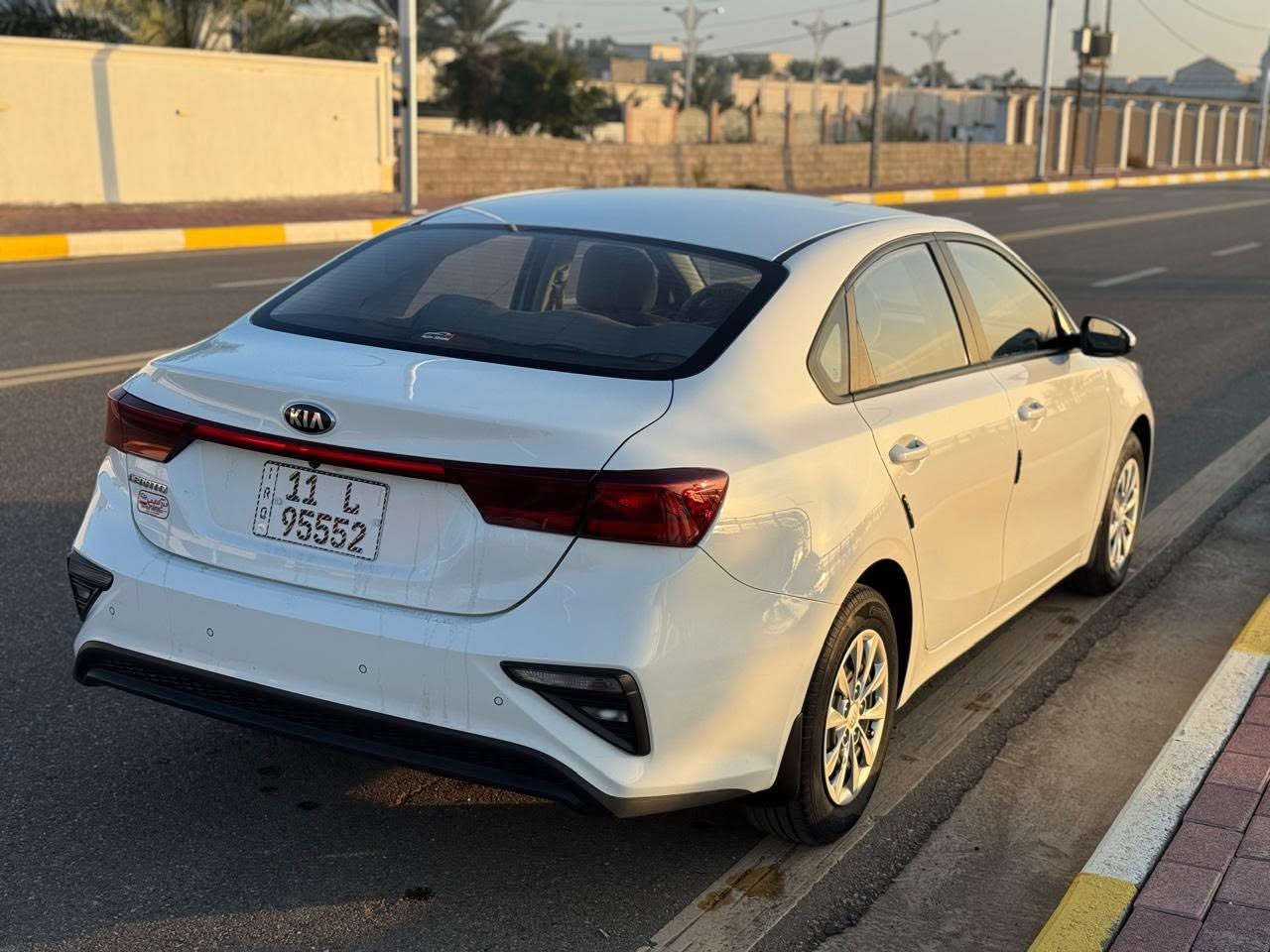 سلام عليكم سيراتو موديل 2021
المواصفات مكينة 1600cc

ام الضمان وكالة المجموعة الدولية العراقية

كاملة بدون اي نواقص السيارة كلش حلوة 

گير ومكينة مكفولات بيها شوية بارد مذكور بالسونار 

السعر 15700$ بيها مجال 157 ورقة

العنوان الانبار شارع الجرايشي 

(اخواني الاتصال عالهاتف اني مكلف بالنشر)

*********** رقم صاحب السيارة موجود واتس اب
