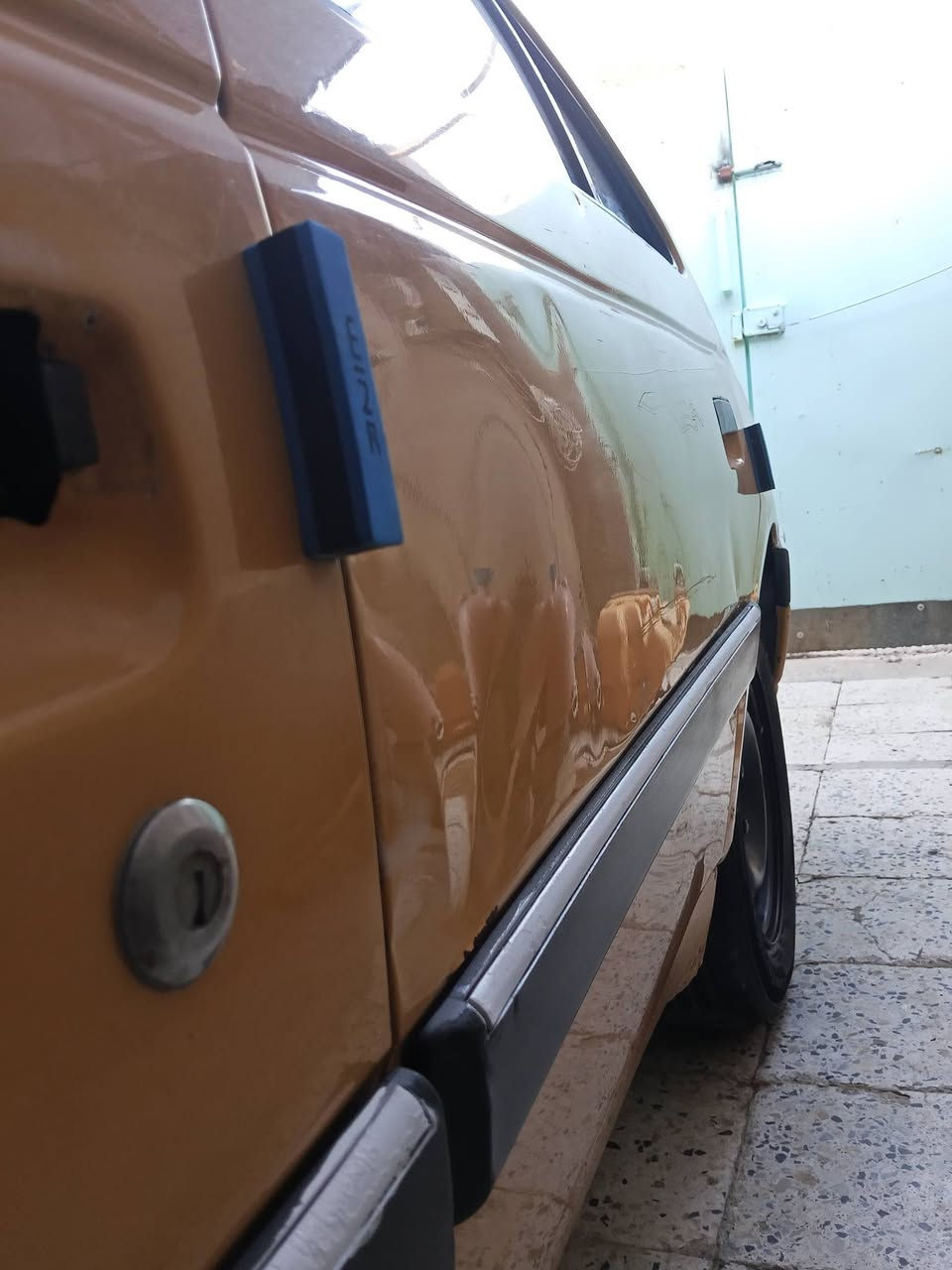 السلام عليكم بيجو 405 /
موديل 2015/
سياره بسمي سنويه 2029/
بيها جاملغ امامي يسره باب خلفي يسر موضحات بصورة /
تبريد شغال مكينه بيها تنقيص /
مكاني بغداد ناحيه الوحده 
رقم***********
