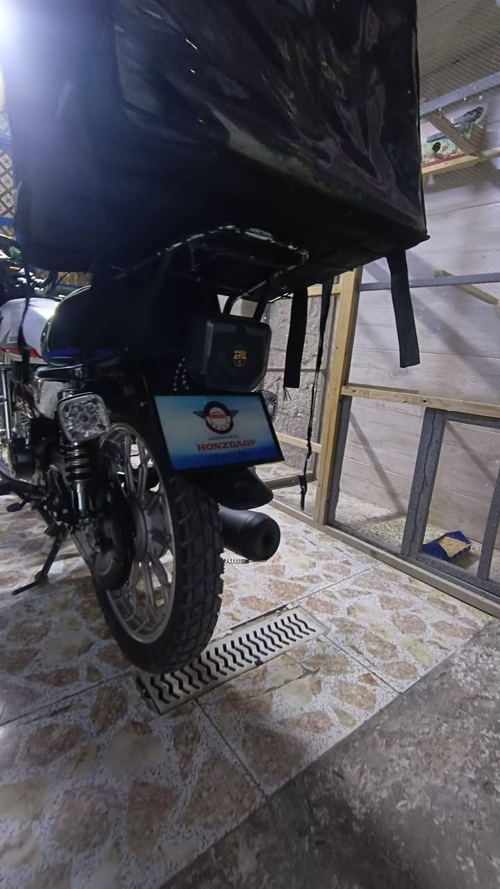 السلام عليكم
دراجة سيفان 2025 للبيع نضيفة كلش مكينة مامفتوحة 
اوراق كاملة الختلاف بالجاملغ فقط الأمامي ستيل والخلفي اسود السعر 800 وبيها مجال للطيبين ♥️
للتواصل موجود ماسنجر او واتساب او اتصال 
***********
