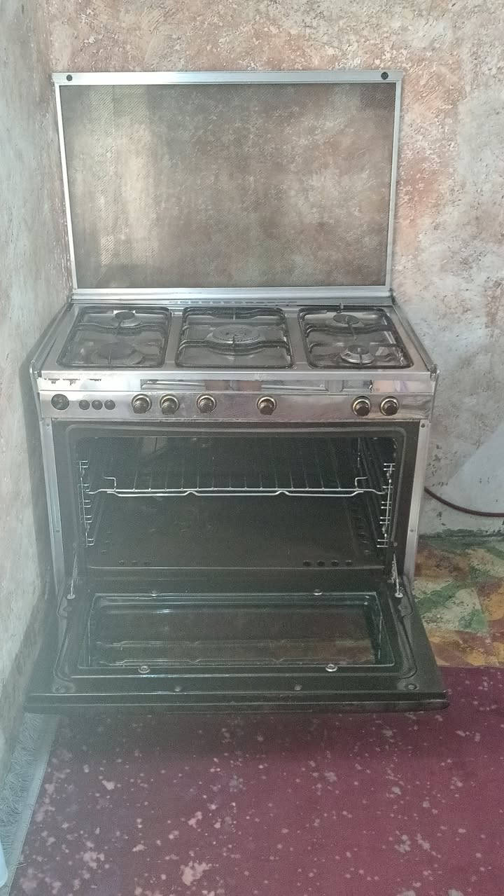 زلسلام عليكم طباخ كريازي للبيع نضيف مثل ما موضح ناره تخبل عنواني كربلاء شارع فندق البارون التواصل *********** متواجد واتساب
