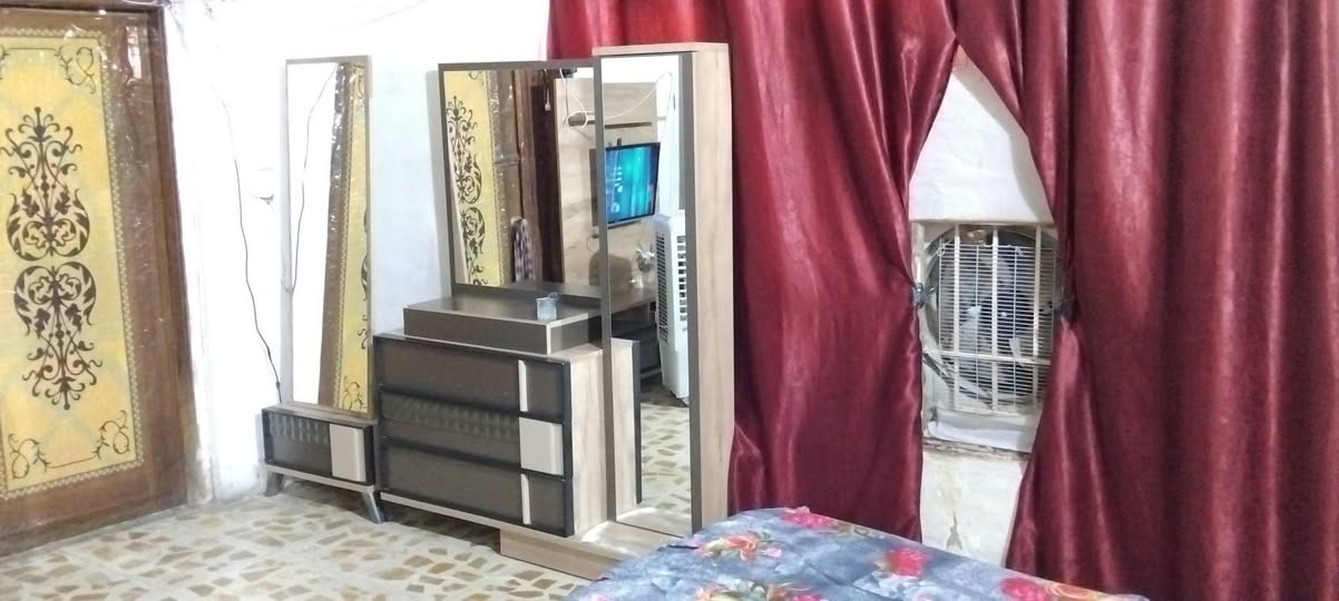 توجد لدي غرفه نوم للبيع العنوان الشرطه الخامسه الشارع المصطفى الاستفسار عن هذا رقمي ***********
