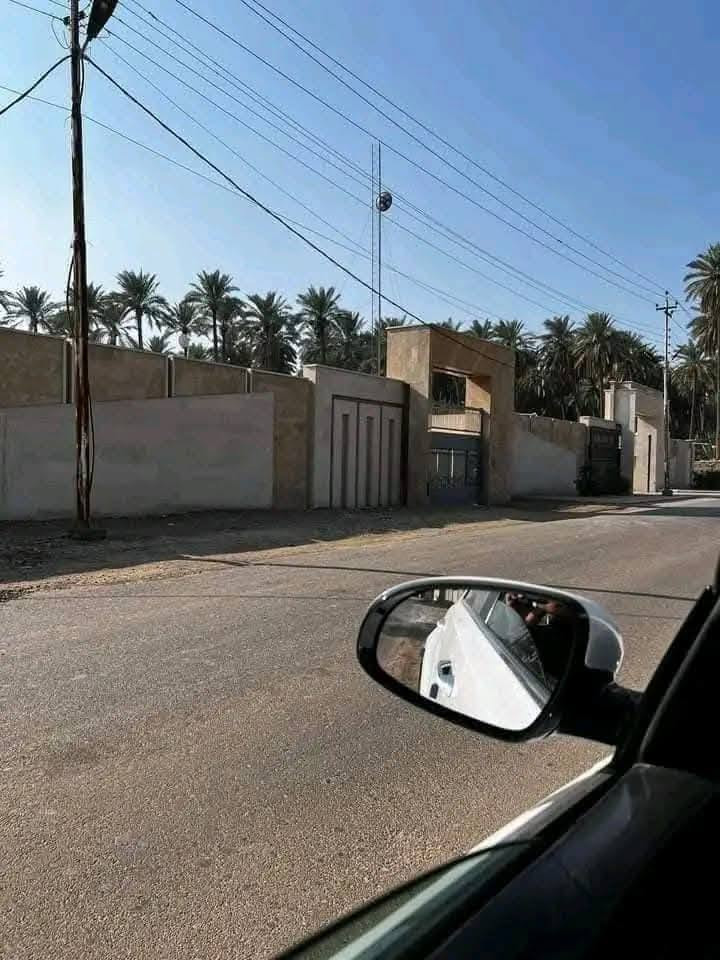 يا الله السلام عليكم قطعة أراض للبيع  مساحة ((١٠٠٠ متر تقسيم حسب الطلب ))  في بغداد منطقة الفحامة قبل الجلاعطة بداية المنطقة  بعد جزيرة بغداد السياحية تقريبا ٧ دقايق بالسيارة يصير على اليمين مقابل القصر ليث العبيدي  سند (٢٥)ملك صرف زراعي على طابو الاعظمية )    شارع محدول سبيس  كليتة /مدارس / مستوصف /مركز شرطة /  ((((( سعرة ١٠٠ متر ب ٢٥ وبية  مجال ))))) تفاصيل أكثر اتصل بالرقم  // *********** موجود واتساب
