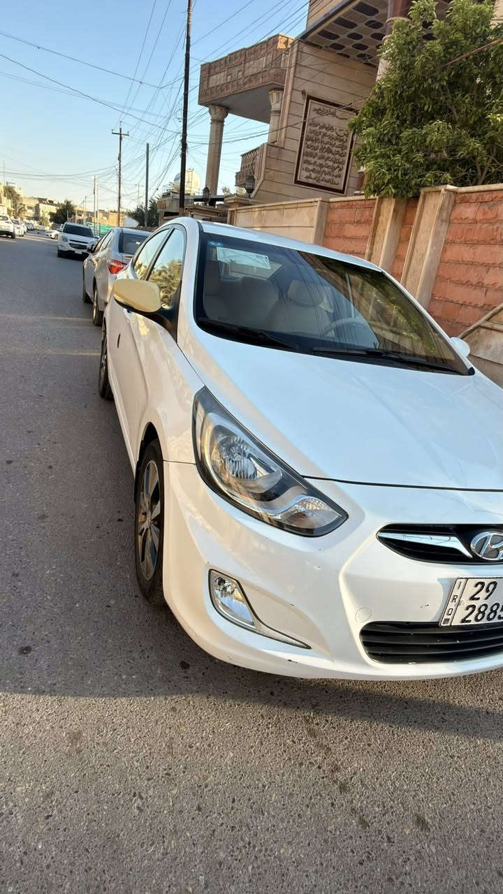 هونداي اكسنت موديل 2015
مشاية 55 الف 
نضيفة
 ب اسمي سيارة تحويل ثاني يوم 
رقم واسط خصوصي
تفاصيل اكثر 
***********
تفاصيل اكثر سونار موجود
