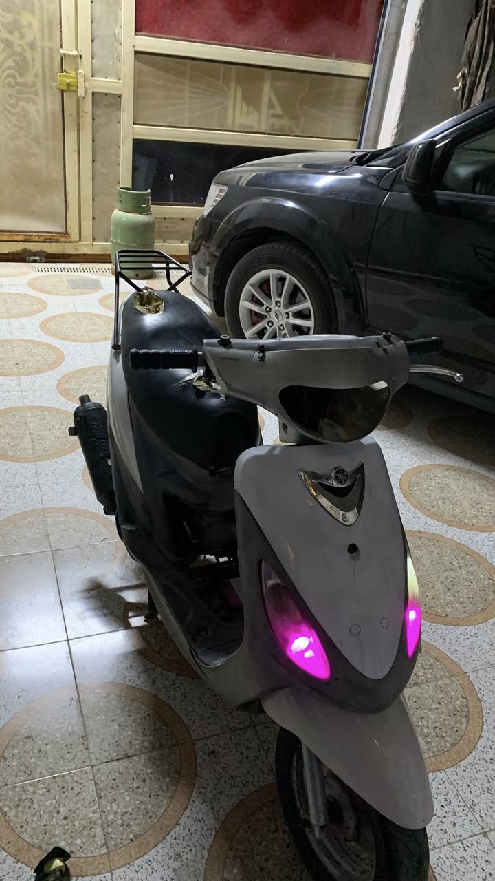 ماكس قجمة كايمة
نقصها تجفيت وكزوز بس 
سعرها ب 350 وبيها مجال بسيط 
بصرة 
***********
