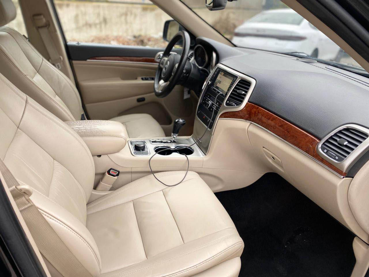 ⁨ ⁨ ⁨ ⁨ كوردى / عربي
درووستکراوی : Jeep Grand Cherocke
مۆدێل:Lmitid
ساڵ :2011
بزوێنەر :V6
بگۆری بزوێنه‌ر : AUTOMATIC
سوتەمەنی : بنزين
دۆخ : خليجى كلين تايتل
 رۆشتوو : ١٤٠ميل
ـــــــــــــــــــــــــــــــــــــــــــــ
النوع :Jeep  Grand Cherocke
الموديل :Lmitid
سنة الصنع : 2011
المحرك :  V6
ناقل الحركة : AUTOMATIC
نوع الوقود : بنزين
الحالة :خليجى كلين تايتل
عدد الأميال :١٤٠ميل
‌‌‏ Zauto
‏‌‌‌‌‌‎📱 للاستفسار يسعدنا تواصلكم معنا على الأرقام التالية
‏‌‌‌‌‌‎📱بۆ زانیاریی زیاتر خۆشحال دەبین بە پەیوەندیتان بە ژمارەکانی
*********** أربيل, العراق
