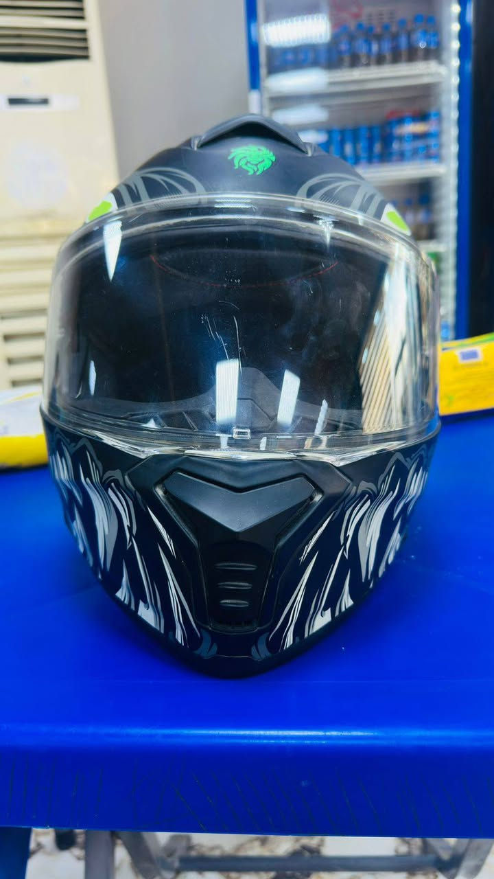 السلام عليكم خوذه كوالتي عالي مميزه جدا موشمه سعره مناسب الخوذه مستخدمه 3 ايام فقط يعني جديده
مكاني حله ***********
السعر 40 الف بي مجال
