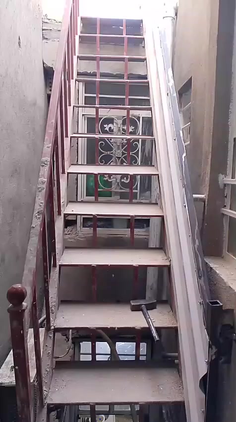 سلام عليكم اي شخص محتاج حداد لكافة أنواع الحدادة يجيك الباب سبع قصور حي اور مدينه الصدر شعب ابو فاطمه الحداد ***********
