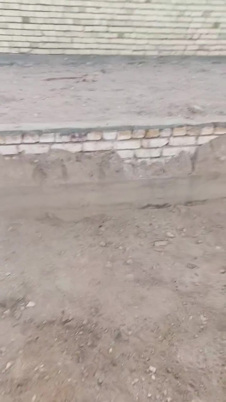 قطعه 50 متر مدكوكه بتلو ودفان وخريطه كلش حلوه جاهزه للبناء تجي كبل تهيكل على طريق الرابط مي بصفك وكهرباء السعر خاص 
هذا رقمي ***********
