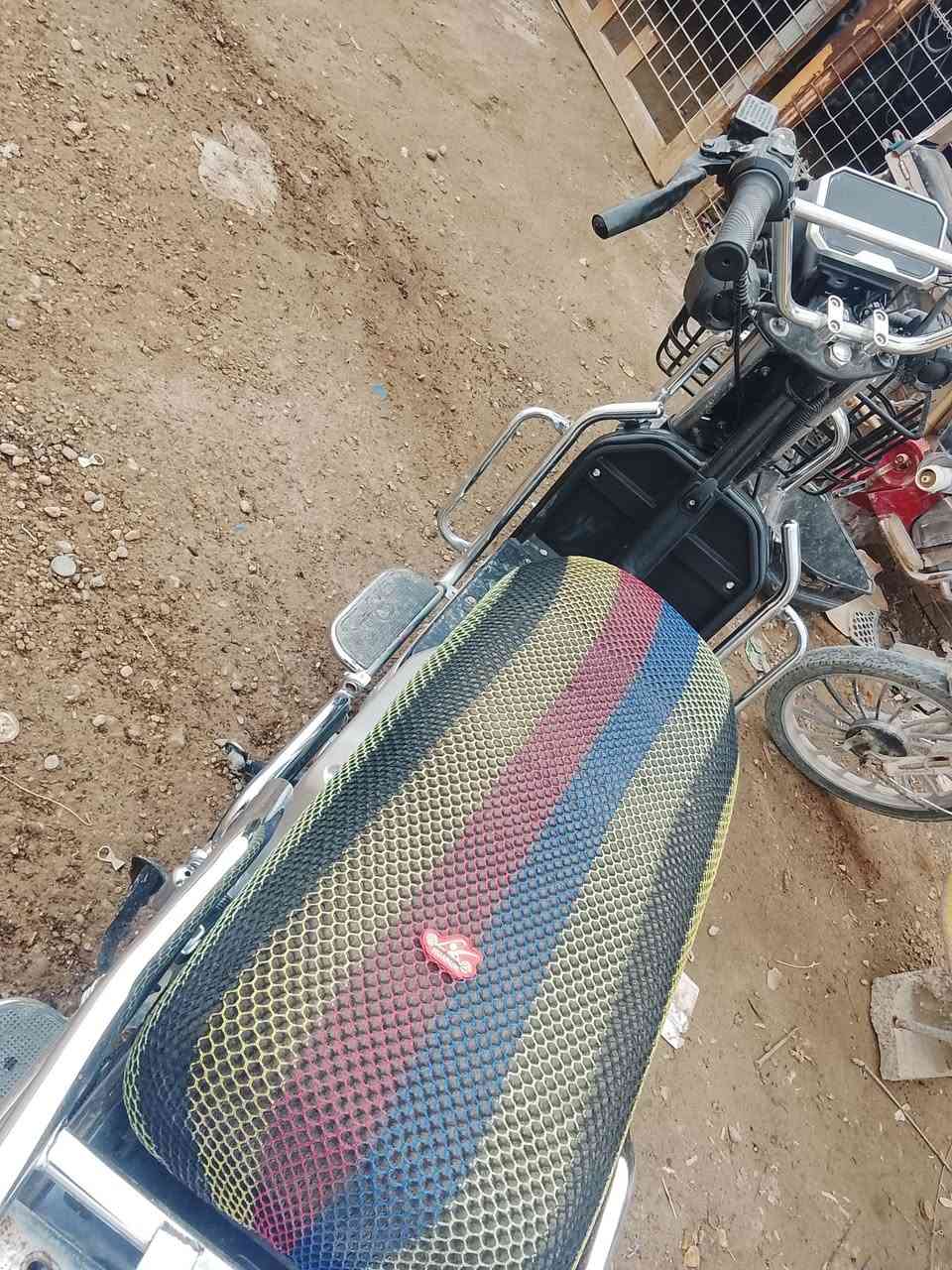 سلام عليكم.....موطور شحن 7بطاريات مستخدم أقل من شهر لبيع مكاني الرمادي زنكوره المفرك ***********
