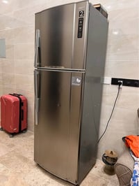 ثلاجه للبيع حجم 22 قدم مكان الكاظميه الطي 07804004088 بغداد, العراق