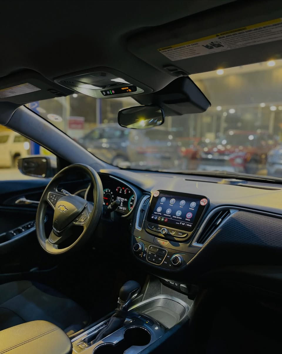 بسم الله ما شاء الله توكلنا على بركة الله.
#الحوت_لتجارة_ومزادات_السيارات 🇮🇶 
______________________________________
#اعلان_بيع_سيارة
#عروض_مميزة #لاتفوت_الفرصة
🔷السيارة: شوفرليت ماليبو LT
🔷سنة الصنع: 2025
🔷اللوحة: اربيل
🔶السعر: 142 ورقة🔥‼️
🔷الضرر: تبديل وصبغ باب السائق مع تعديل وصبغ الجاملغ الخلفي وحافة قبغ الصندوق . (صور الضرر مرفقة بالاعلان)
🔷ضرر الايرباك: بدون ضرر.
🔷رقم الشاصي: 1G1ZD5ST1SF134573
______________________________________
🔷المواصفات:
🔹حجم المحرك 4 سلندر 1.5L توربو 
🔹عداد المسافة  26 الف ميل 
🔹رادار امامي
🔹تنبيه الخروج عن المسار
🔹حساسات خلفية
🔹كرسي السائق كهرباء
🔹تدفئة الكراسي الامامية
🔹ويل كب حجم 17 انج مع اطارات بحالة جيدة
🔹لايتات LED بالكامل
🔹شاشه تحكم بالايعازات
🔹تحكم ستيرن جهتين
🔹بصمة ابواب وتشغيل وتشغيل عن بعد
🔹مع باقي المواصفات الاعتيادية
————————————————————————
☎️ الاتصال :
***********
***********
📍النجف الاشرف - المدينة المائية - مقابل حي الجامعة - قرب سنتر جبل عامل.

🔹TIKTOK 
https://www.tiktok.com/@hoot.cars?_r=1&_t=ZS-93D4aRKWGKQ

🔹INSTAGRAM 
https://www.instagram.com/hoot.cars?igsh=MWZkcjE5cHhja2Rleg==

🔹WEBSITE 
https://hootcars.autos
