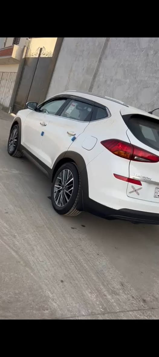 ضمان شركة ( الكاصد )
موديل ٢٠٢٠

فوووول مواصفات ١/١ عدا البانورام 

⬅️رقم بغداد الدولي الجديد

 مشروع وطني مجددة الى سنة ٢٠٣٠

ماشية 80 الف كم فقط

السيارة ب اسمي تحويل ثاني يوم 

⬅️السياره فول كوري اصل

مواصفاته /

بصمة تشغيل

بصمة ابواب

خمس عدسات

٣ انضمة قيادة

٢ كراسي كهرباء

أريل نفكيشن

شاشه أبل كار بلي البلادية مال كاصد

الداخل كشنات جلد بلاديه بقلاوه

٢ لدات امامية 

ثلاجه بلجكمجه
كامرة امامية خلفية

محرك ٢٠٠٠ دوش

فول تحكم ستيرن

الدوسات علامة توكسان 

كشافات زينون

الدشبول والغرفه الداخلية كله صاج 

شحن لاسلكي
حساس خلفي

مري شفط ويا القفل

سايد بريك بلرجل 

نضام ترحيب

ويل ١٨

مخرج Aux 

مخرج usb

لد امامي 

مثبت سرعة

اشاير بلمري

يدات نيكل 

قطعتين تبريد    
مكان سيارة بغداد 
للستفسار ***********
