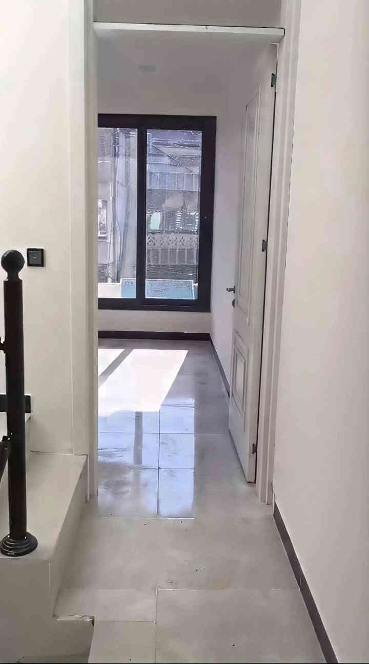 يتوفر  مشتمل للبيع🏠
الموقع الشعب شارع عدن📍
مساحة سند 40م الواجهة 4 النزال 10📄
⚫️استقبال
⚫️مطبخ
⚫️غرفتين نوم واحدى الغرف سويت
⚫️ بناء 2025 زيرو 
للأستفسار يرجى التواصل على ***********
