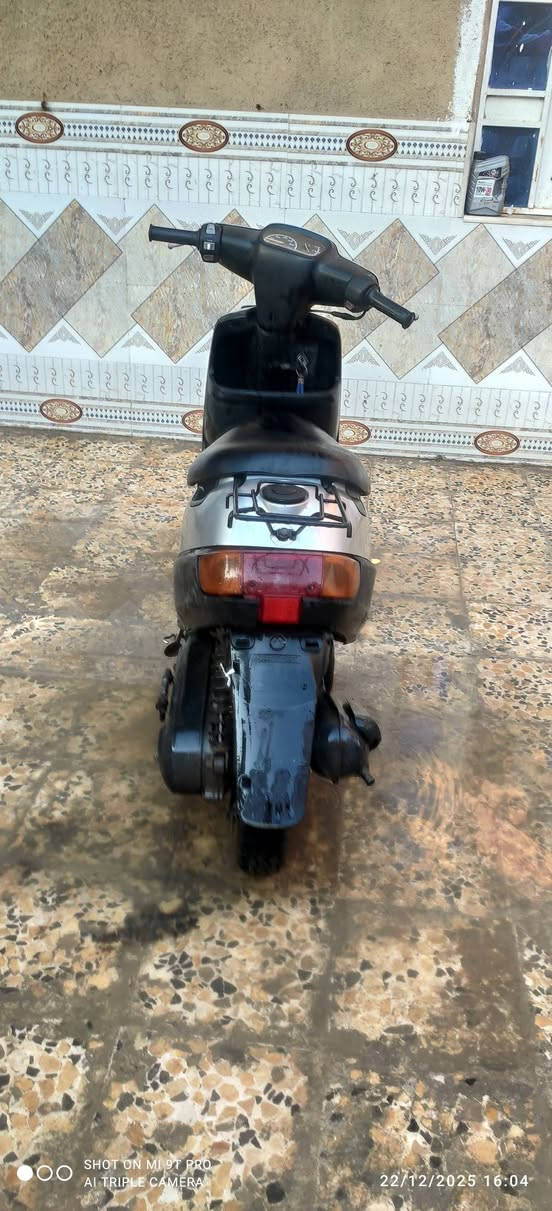 دراجه بطه للبيع نضيفه ما صار هواي من طالعه من الوكيل مكان ميسان الاتصال ***********
