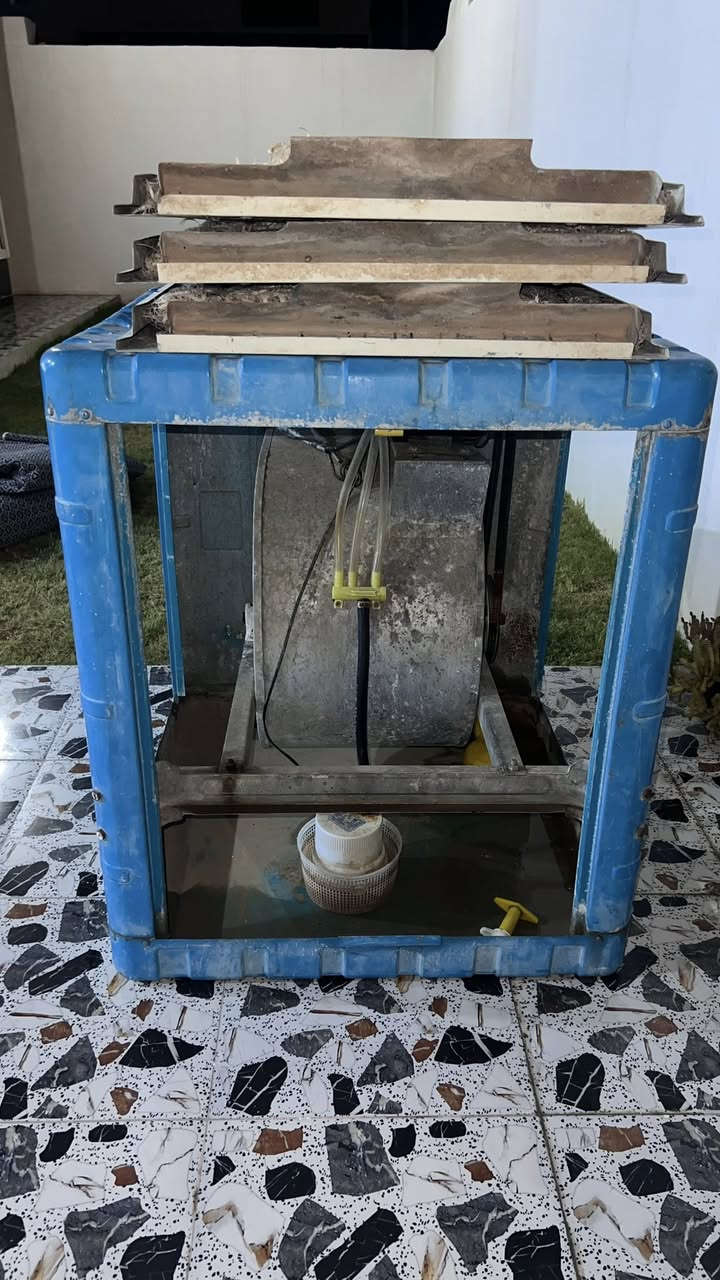مرحبا للبيع مبرده حجم 2 ونص ام السرعتين وزن الثكيل 

المبرده مستخدمه بس انطي بيها شرط بدون اي عيب 
وكلشي بيها مبدل وجديد من قايش بوش غيرها وغيرها 
اكرر كلامي حته طوافه حته حلفات جديده مابيها ولا اي عيب وشرط ابيع على الفحص مكاني 6 كيلو سعرها نهايتها 110 الف 
***********
