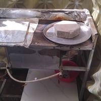 ميز كافتريا +طباخ وغراض كامله طاوات صوندات طباخ عينين اصلي تسكام صواني...