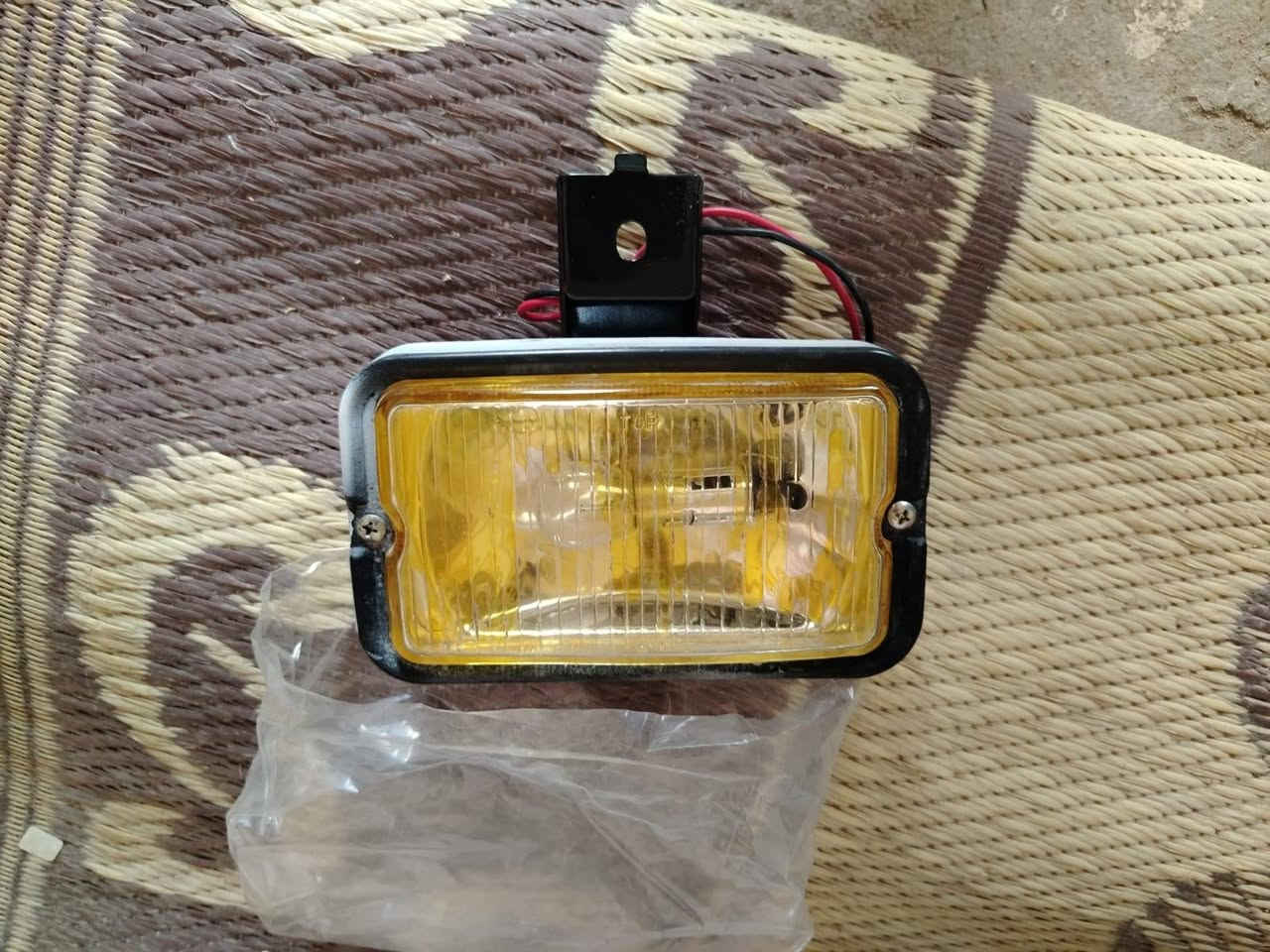 السلام عليكم عندنا حواجب مال اسيا وبقلايه مال اسيا وعند لايتات مال اسيا وبلادكتوراتل وعدنا لغد مال باب العبري ***********
