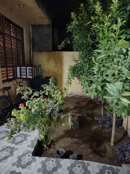 دار للبيع مساحة 150 متر زراعي قرار 25 خدمات كاملة تبليط مجاري كهرباء وماء موقع بهرز منطقة جرف الملح قرب مدرسة النورق طابق واحد يتكون من غرفتين وصالة وستقبال ومطبخ وصحيات وكراج وحديقة سعر 88 بي مجال استفسار ***********
