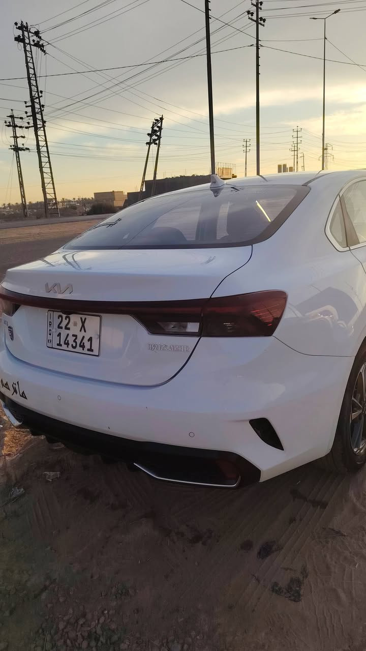 سياره K3 مديل 2025
رقم شمالي. سياره كلين فول مواصفات 
حساسات امامي وخلفي وشاشه بلاد
السياره ماشيه 24 الف بعدهي بوضع الشركه
مكاني البصره 
السعر 153 وبيه مجال حك الجيه
للستفسار اتصال ع الرقم ***********
