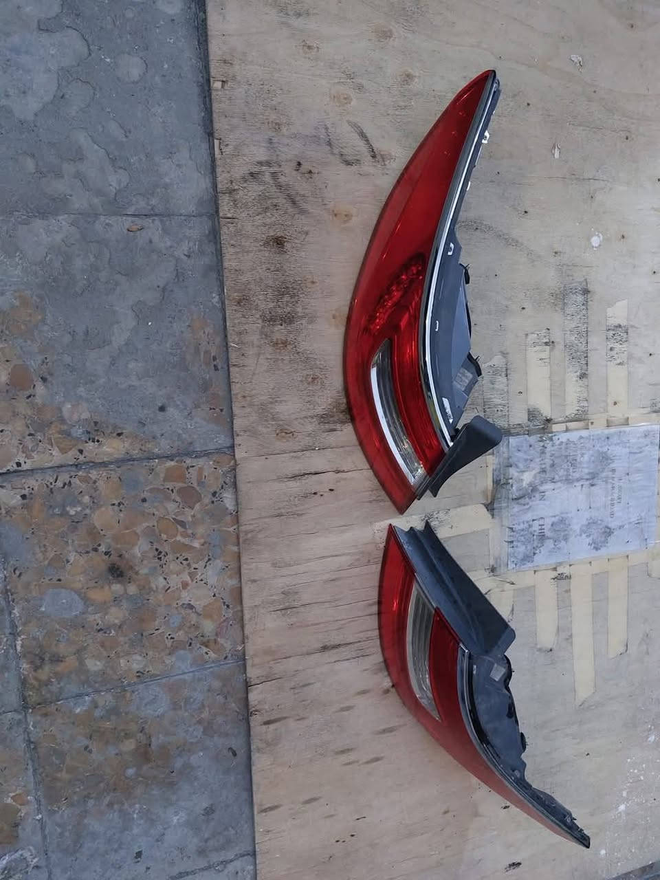 للبيع... زوج بك لايت هونداي ازيرا مضلع مال حاوية موديل ٢٠١٢ الى ٢٠١٧ .
العنوان ... بغداد الحي الصناعي خلف كراج النهضة .
هاتف ...  ***********
