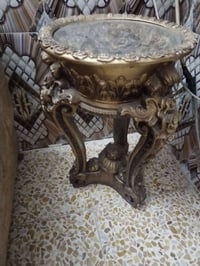 طاولة • ميز • للبيع