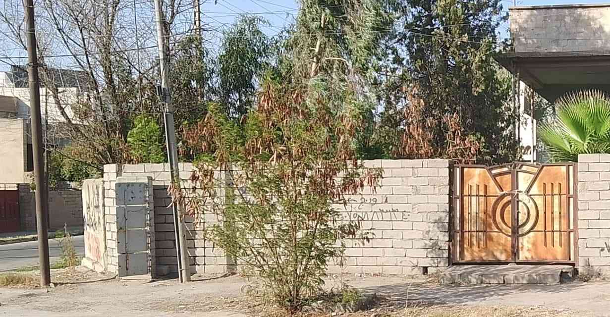 الدار للبيع 🏠

مساحه ٦٠٠ متر 
ركن تجاري 
عنوان الدار قبل دوره المحروق 
مبيوع ٢٠٠ باقي ٤٠٠ 
 يبيع ٢٠٠ او ٤٠٠ 
المتر ب ٣وربع وبينو مجال 
 
عنوان المكتب قبل دوره المحروق مكتب المدينه للعقار
اسيا 
***********
كورك 
***********
