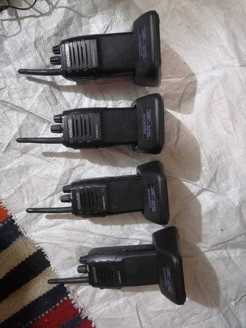 اجهزة اتصال لاسلكي كينود
نظيفه جدا  وشغاله 
عدد ٤ مع الشاحنات 
١٠٠ مع التوصيل قفل 
بلاش


**إذا كنت صاحب هذا الإعلان وتريد حذفه لأي سبب، رجاءا أرسل رسالة إلى الدعم الفني**