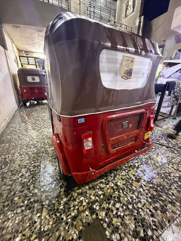 السلام عليكم تكتك للبيع مديل 2022 أوراق كاملات كشره نضيف مكينه بجيس العنوان الكماليه شارع المصرف السعر 5500 مستعجل على بيعتها 
للاستفسار على الرقم التالي /‭٠٧٧١ ٥٥٥ ٢٨٤٠‬
