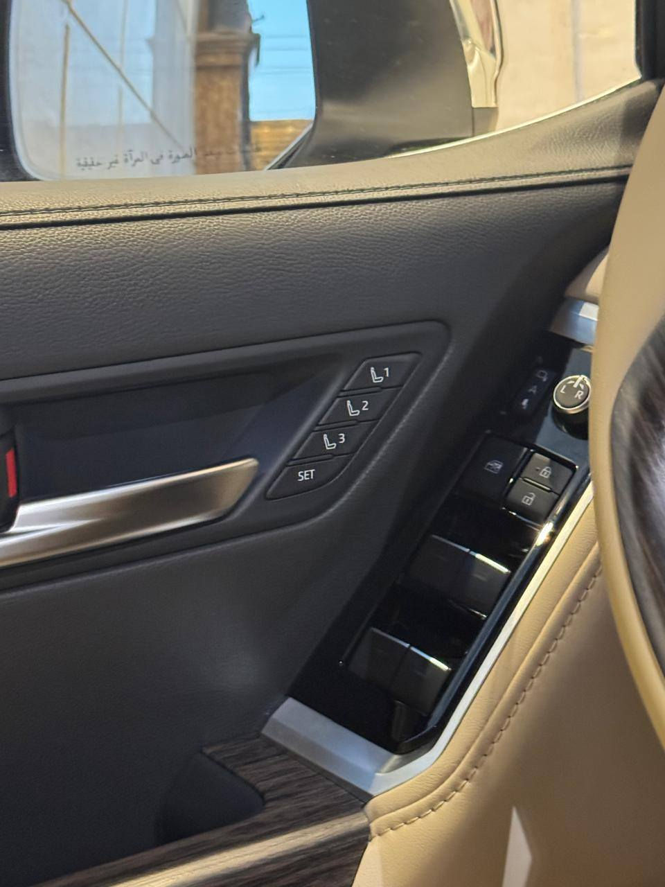 سلام عليكم لاندكروز للبيع بريم 
فول ١/١
موديل ٢٠٢٤
ماشيه ١٦٠٠كيل
كل تفاصيل عل رقم  0775503967.


**إذا كنت صاحب هذا الإعلان وتريد حذفه لأي سبب، رجاءا أرسل رسالة إلى الدعم الفني**