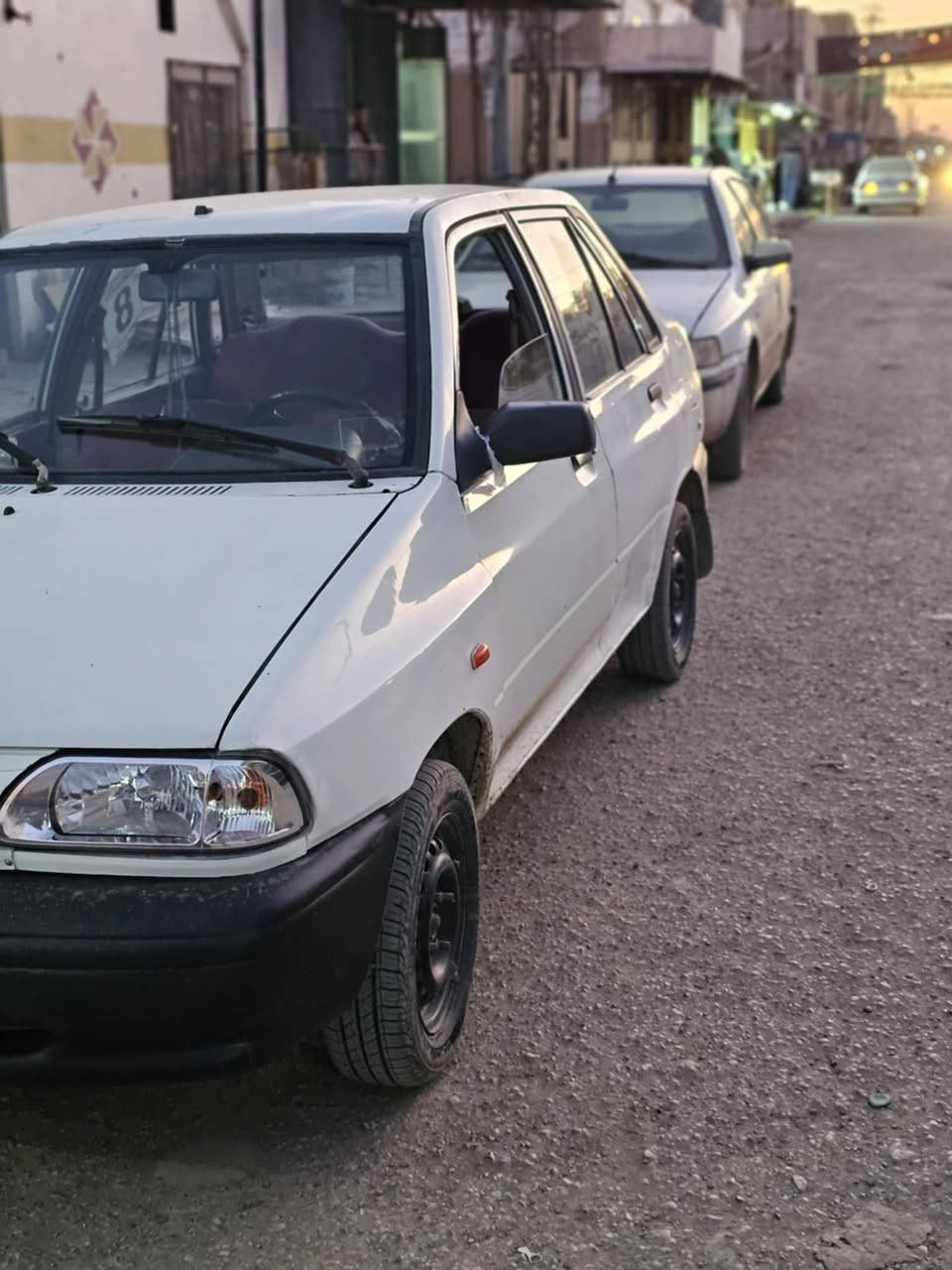 السلام عليكم
سايبة 2011 معمرة جديد شواصي و خياسات
مكينة نضيفة كير جديد مكينة وكير برايد 
نضيفات كلش سيارة بسمي تحويل ثاني يوم 
سنوية صاقطة 
السعر ٢٦ وبيهة مجال 
مكاني دوانية الجتة شارع ٣٠ 
***********
