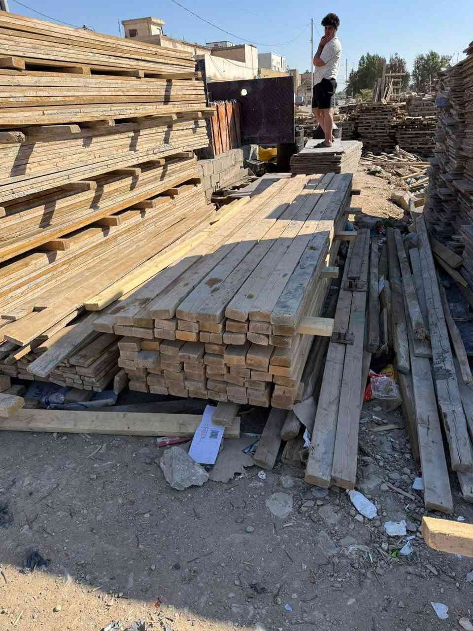 العنوان/الكوت خشب مستخدم جميع القياسات وبلايود وعصافير أبيع الموقع كله.
للاستفسار 
***********
***********
